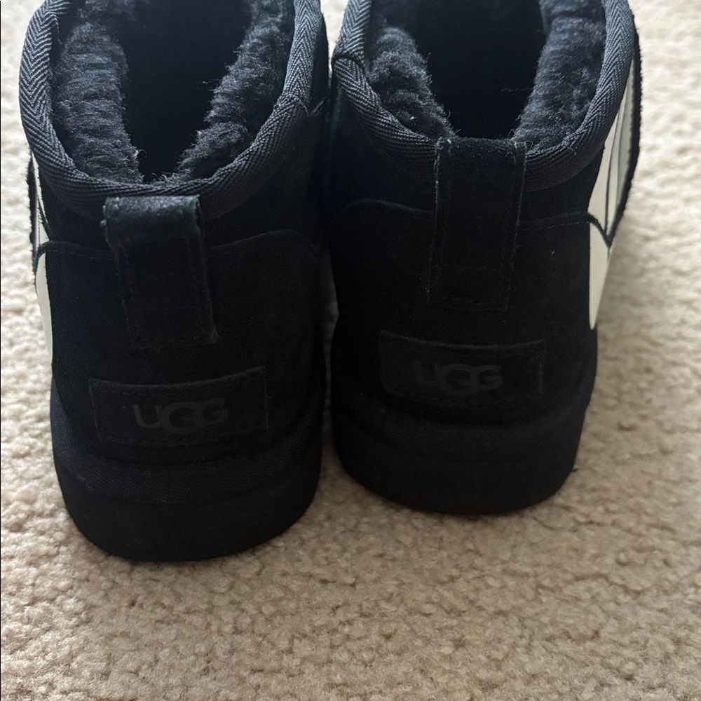UGG Classic Ultra Mini Chopd Black Suede UGG Logo Ankle Boots Size US 9 Women - Picture 4 of 7